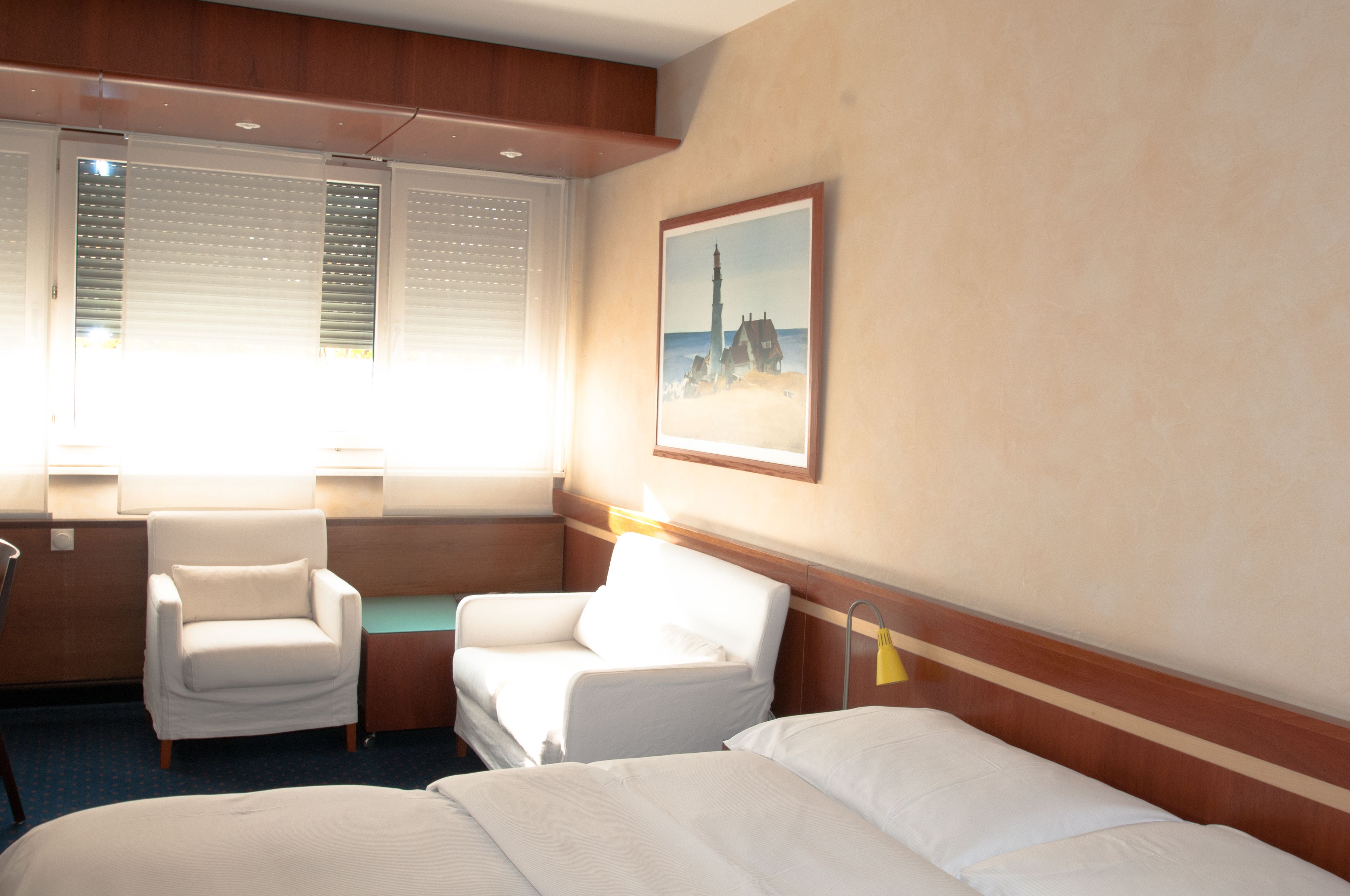 Superior tweepersoonskamer | Een minibar, een kluis op de kamer, een strijkplank/strijkijzer