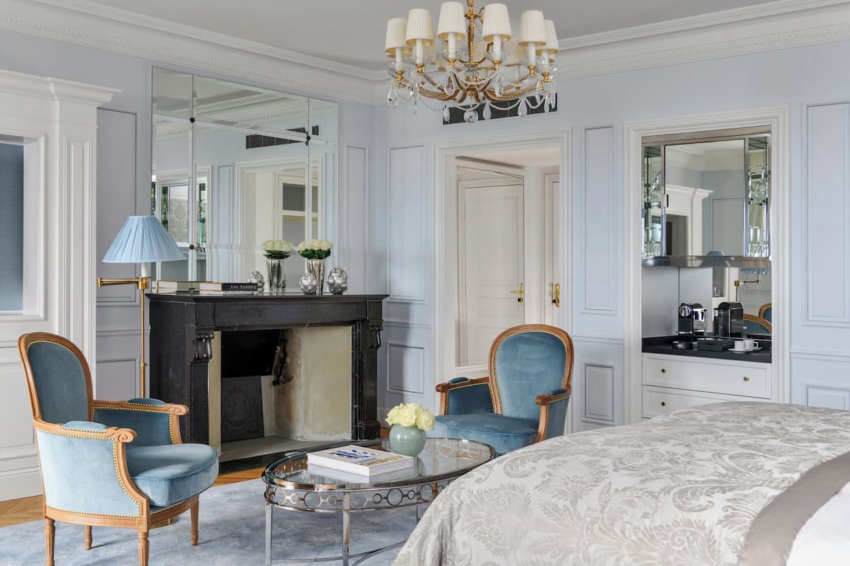 Junior Suite (Beau Rivage) | Premium bedding, minibar, in-room safe, desk
