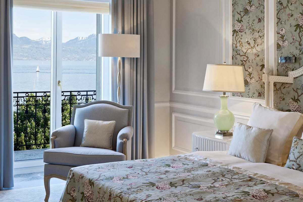 Superior Room, Lake View | Premium bedding, minibar, in-room safe, desk