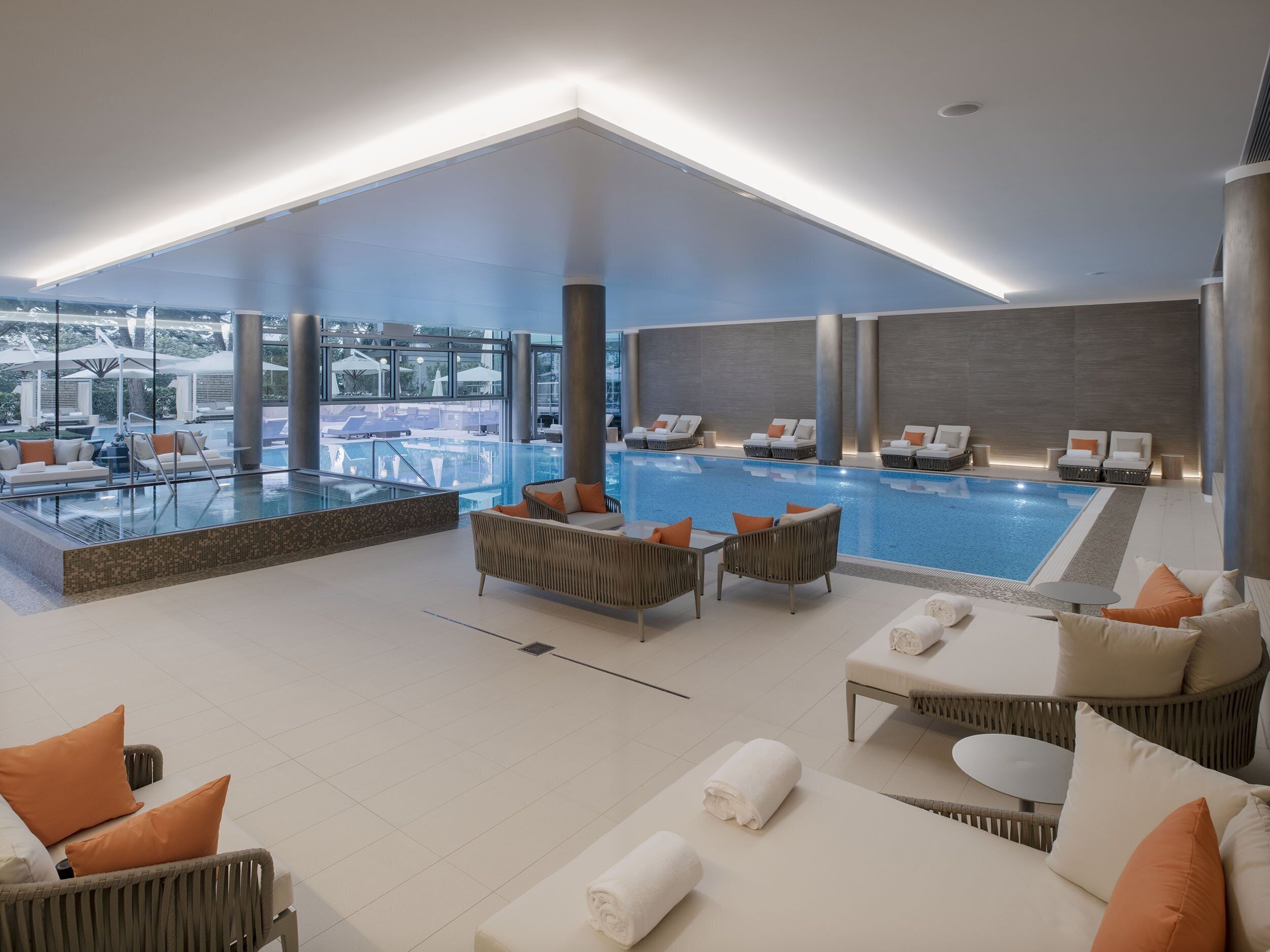 sauna, hot tub, steam room, body treatments, body wraps, body scrubs