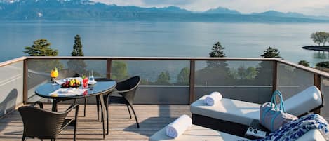 Ropa de cama de alta calidad y minibar