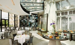 Morgenmadsbuffet hver dag (60 CHF pr. person)