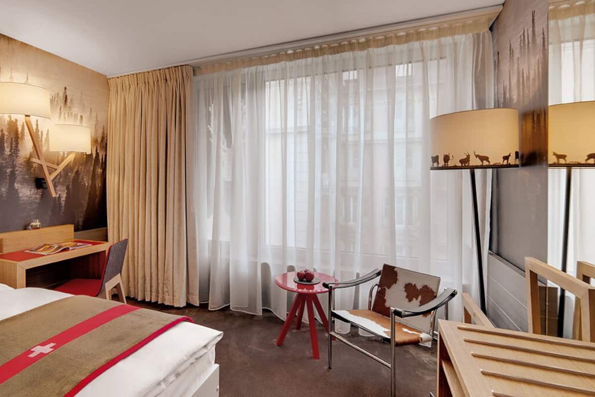 Hochwertige Bettwaren, Daunenbettdecken, Minibar, Zimmersafe
