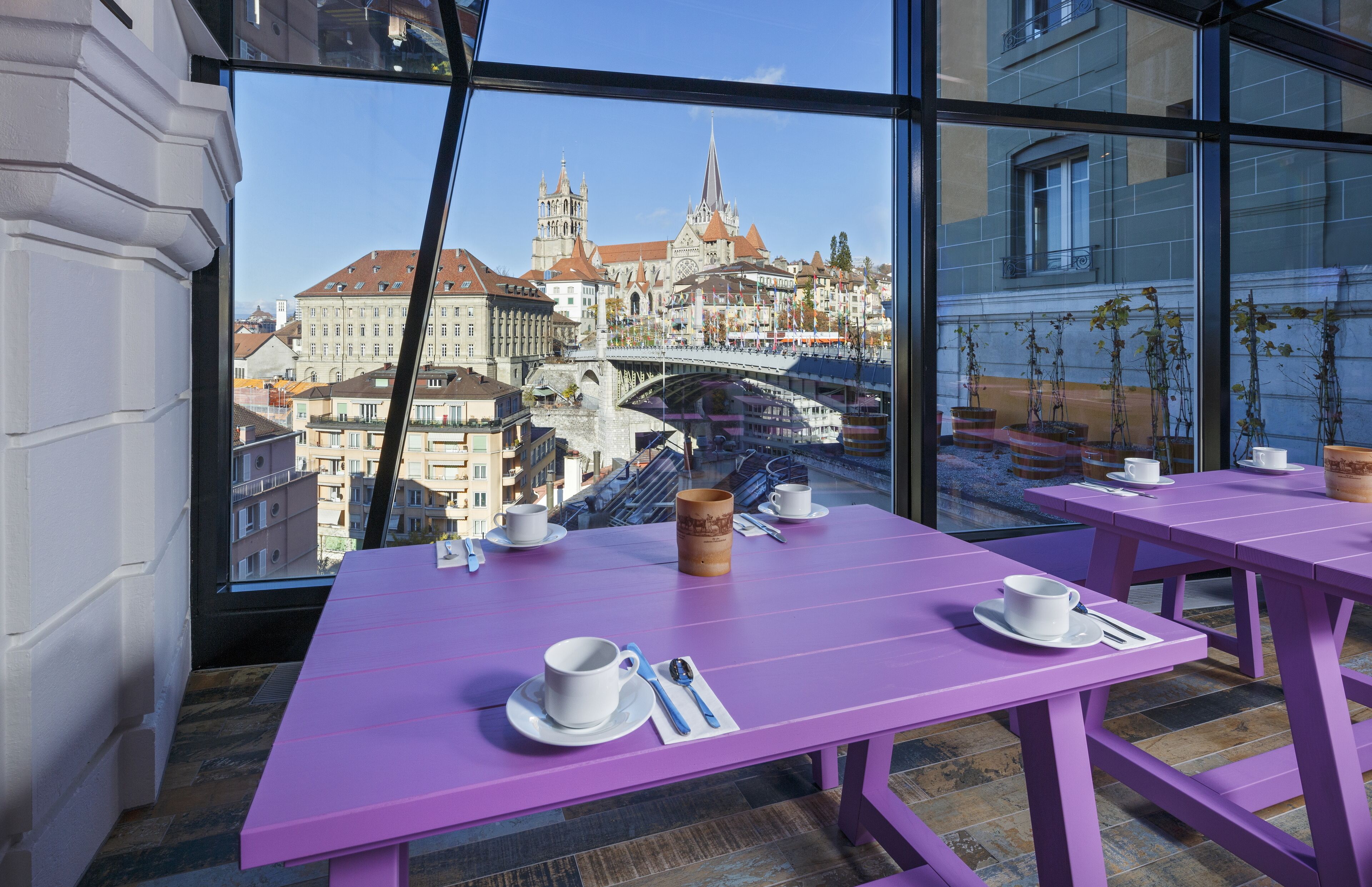 Tägliches Frühstücksbuffet (20 CHF pro Person)