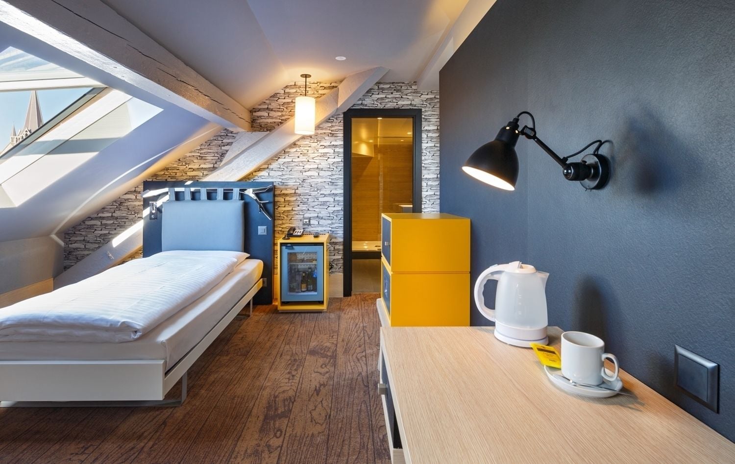 premium bedding, down duvets, minibar, in-room safe