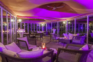 Piano bar, garden views, open daily