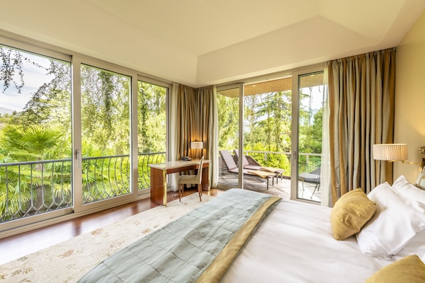 أغطية فراش متميزة وألحفة محشوة بالريش وأسرّة سليكت كومفورت وميني بار