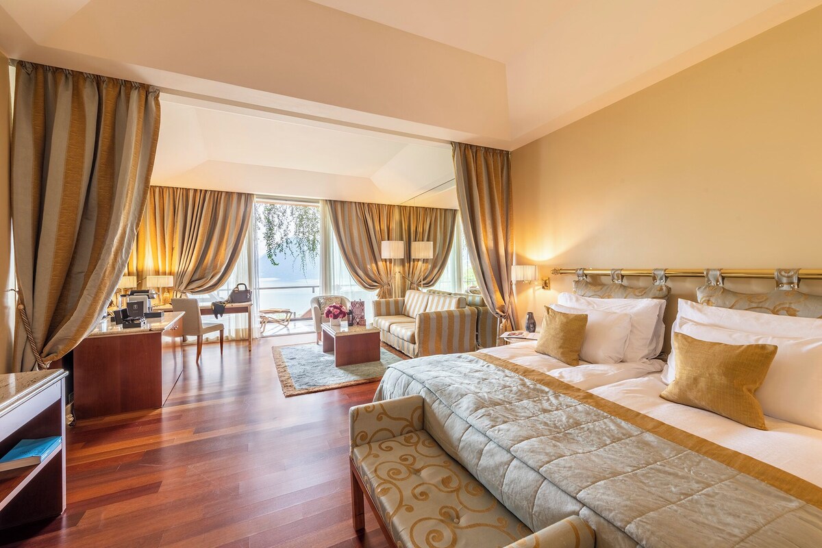 Premium bedding, down duvets, Select Comfort beds, minibar
