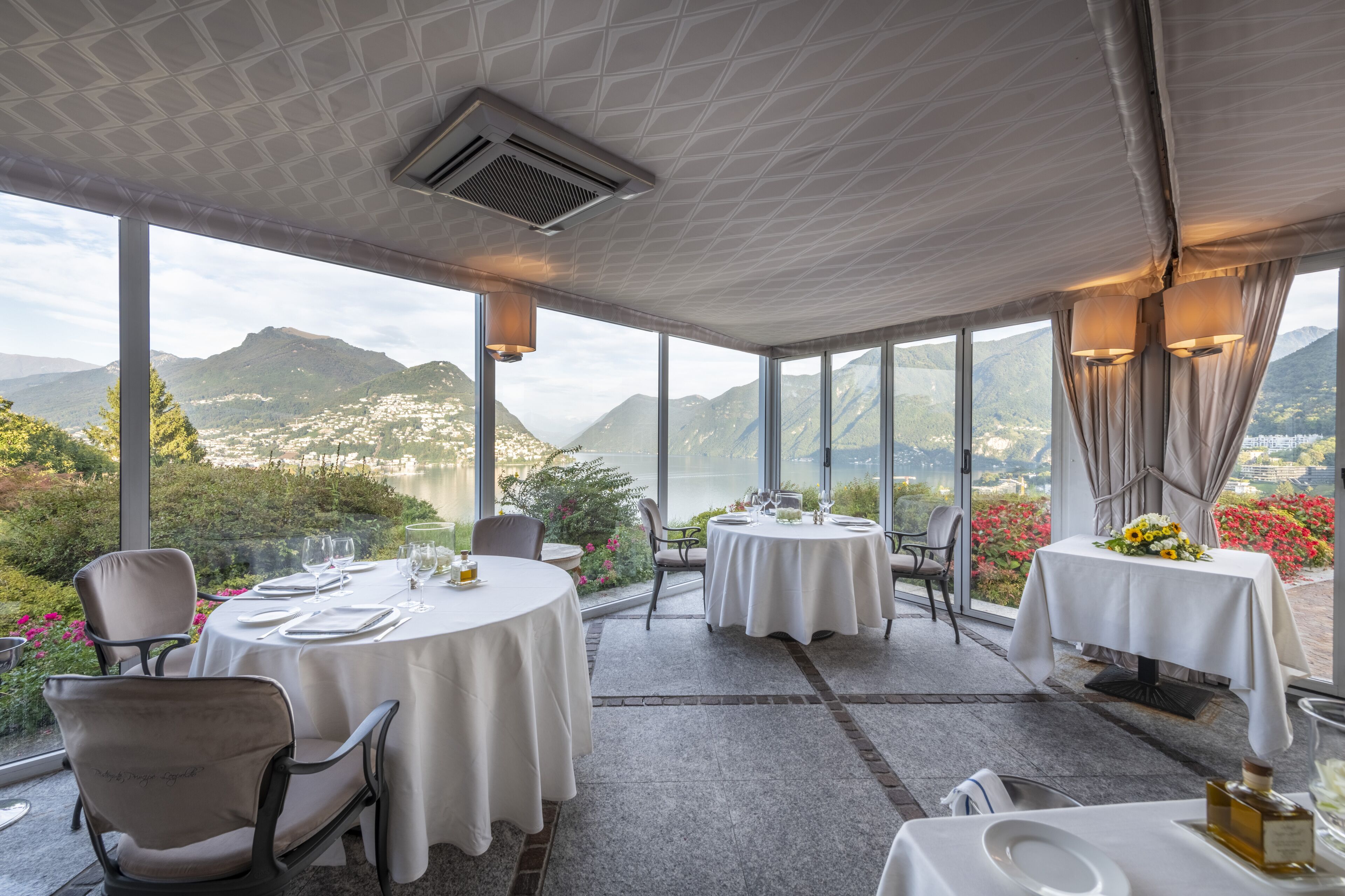 lunch and dinner served, garden views