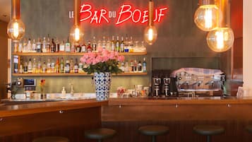 Bar (en el alojamiento)