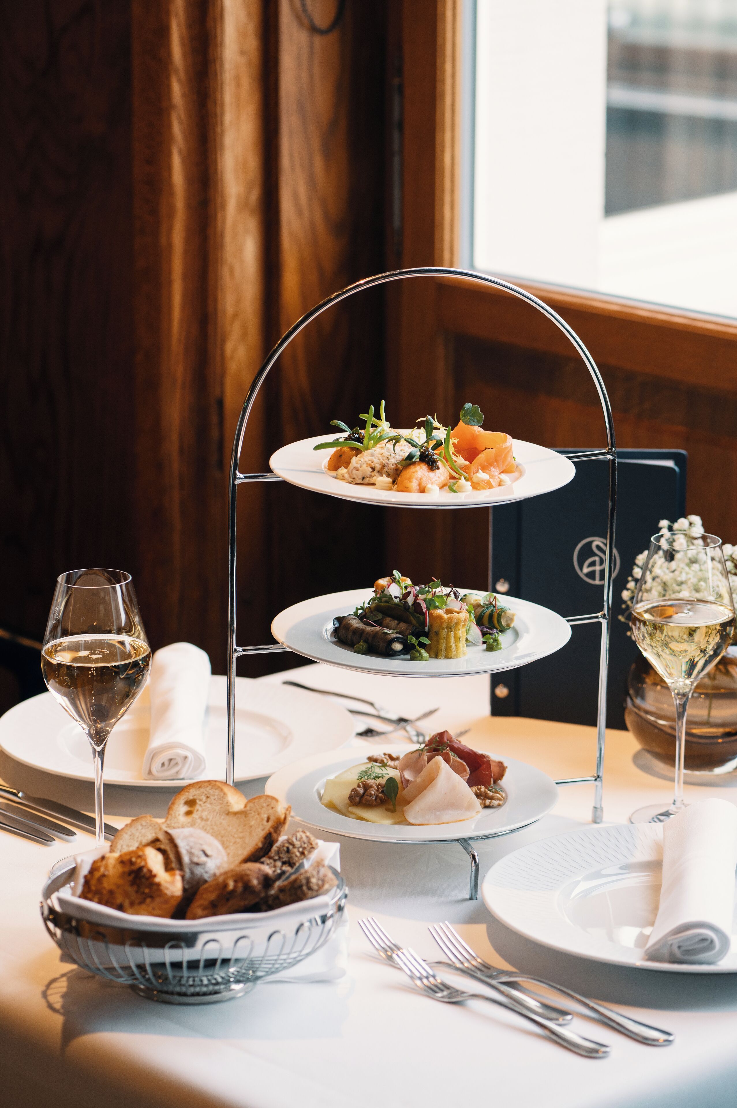 breakfast, lunch, dinner served; regional cuisine