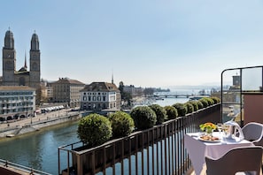 Riverside Signature Suite | Water view