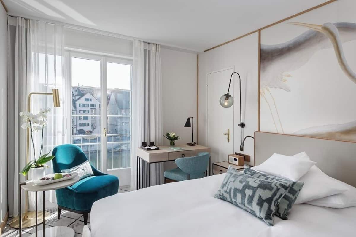 Riverside Queen Room | 1 bedroom, hypo-allergenic bedding, Select Comfort beds, minibar