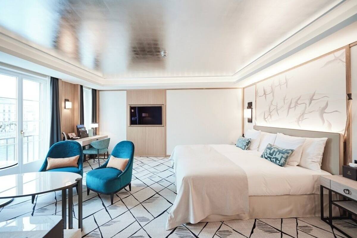 Hypo-allergenic bedding available, Select Comfort beds, minibar