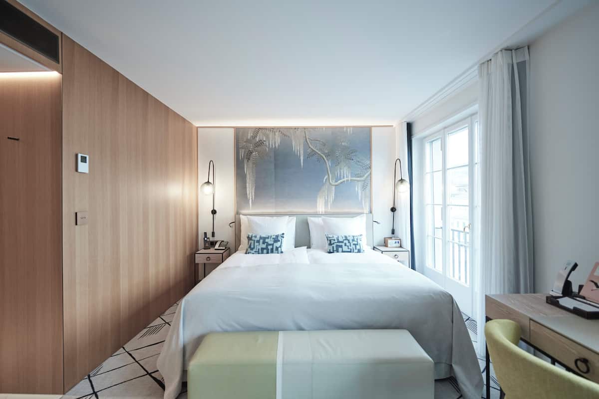 Riverside Signature Suite | 1 bedroom, hypo-allergenic bedding, Select Comfort beds, minibar