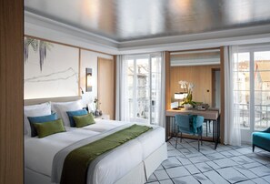 Hypo-allergenic bedding, Select Comfort beds, minibar, in-room safe