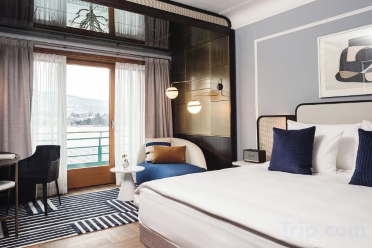 Literie de qualité supérieure, surmatelas, minibar