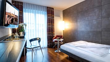 Literie hypoallergénique, coffres-forts dans les chambres, bureau