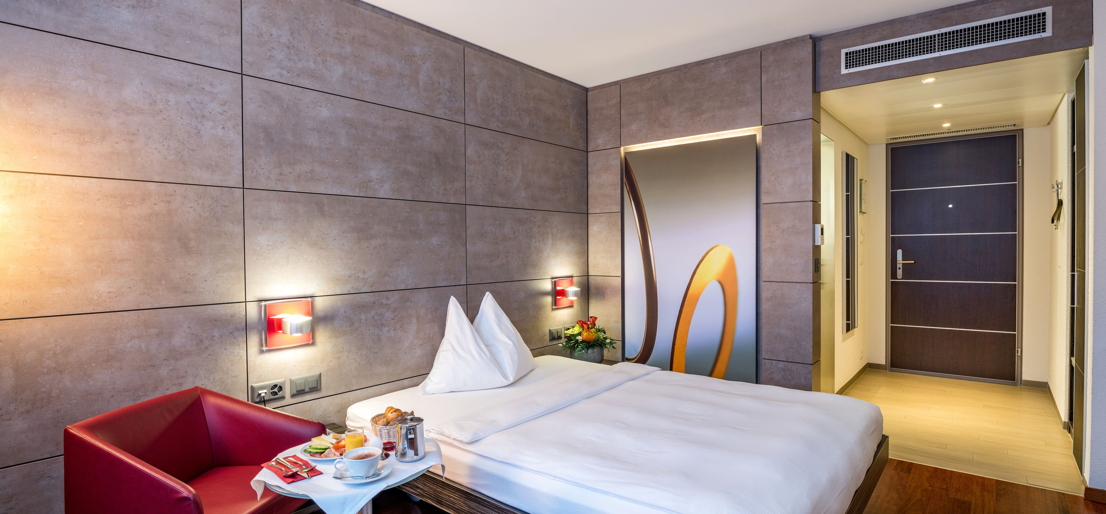 1 bedroom, hypo-allergenic bedding, in-room safe, desk