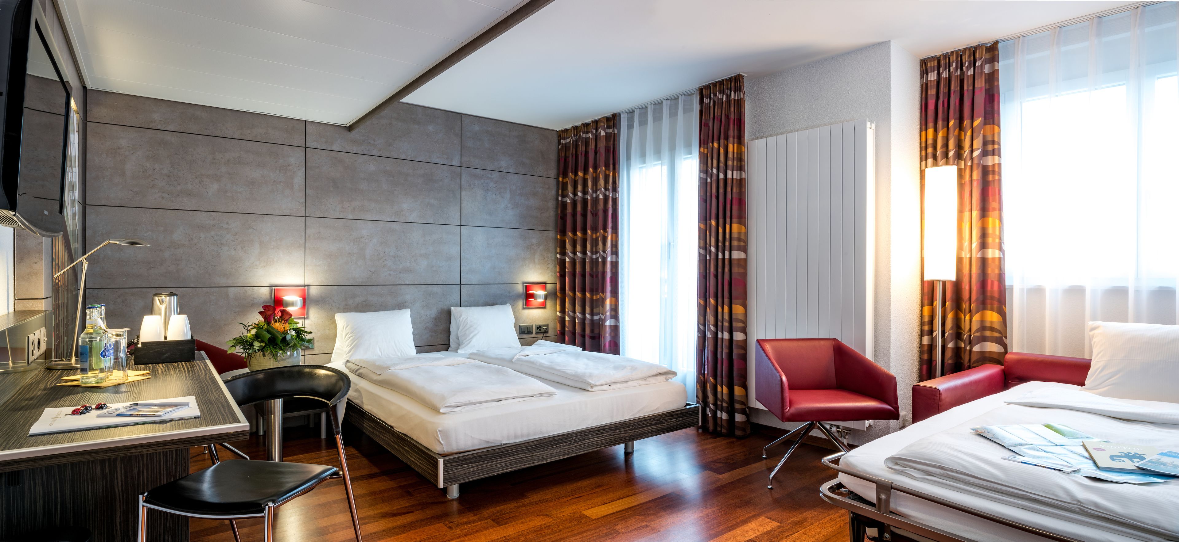 triple room | 1 bedroom, hypo-allergenic bedding, in-room safe, desk