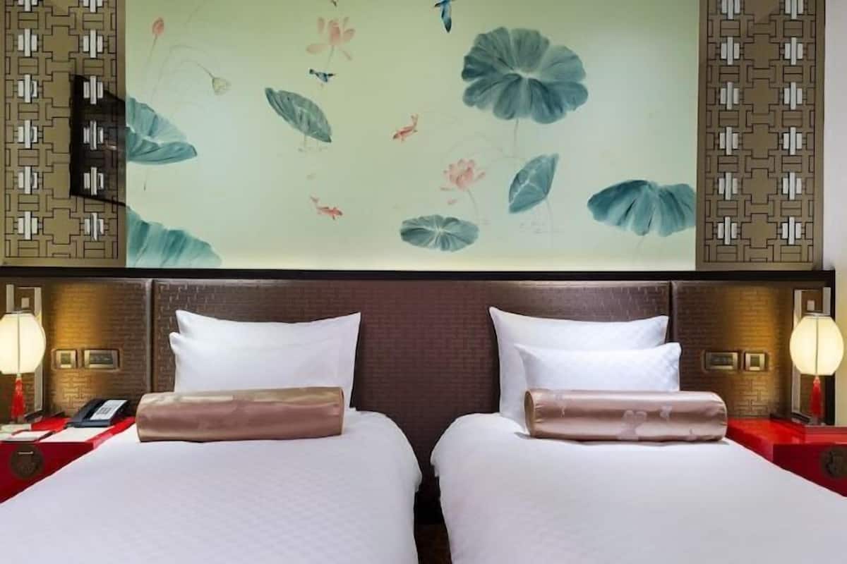 1 bedroom, down duvets, pillow-top beds, in-room safe