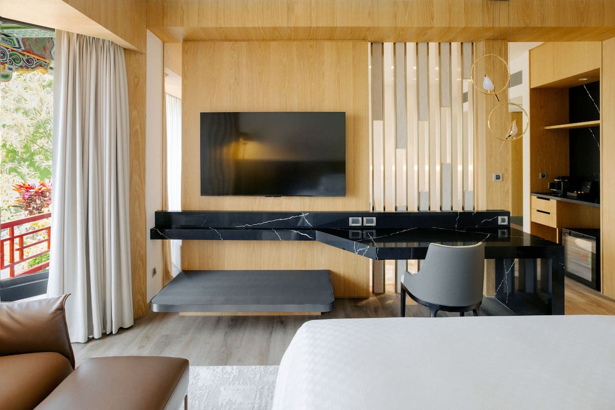 Newly Renovated / Golden Dragon Horizon Suite (The Back Building Golden Dragon Pavilion) | Down comforters, pillowtop beds, in-room safe, desk