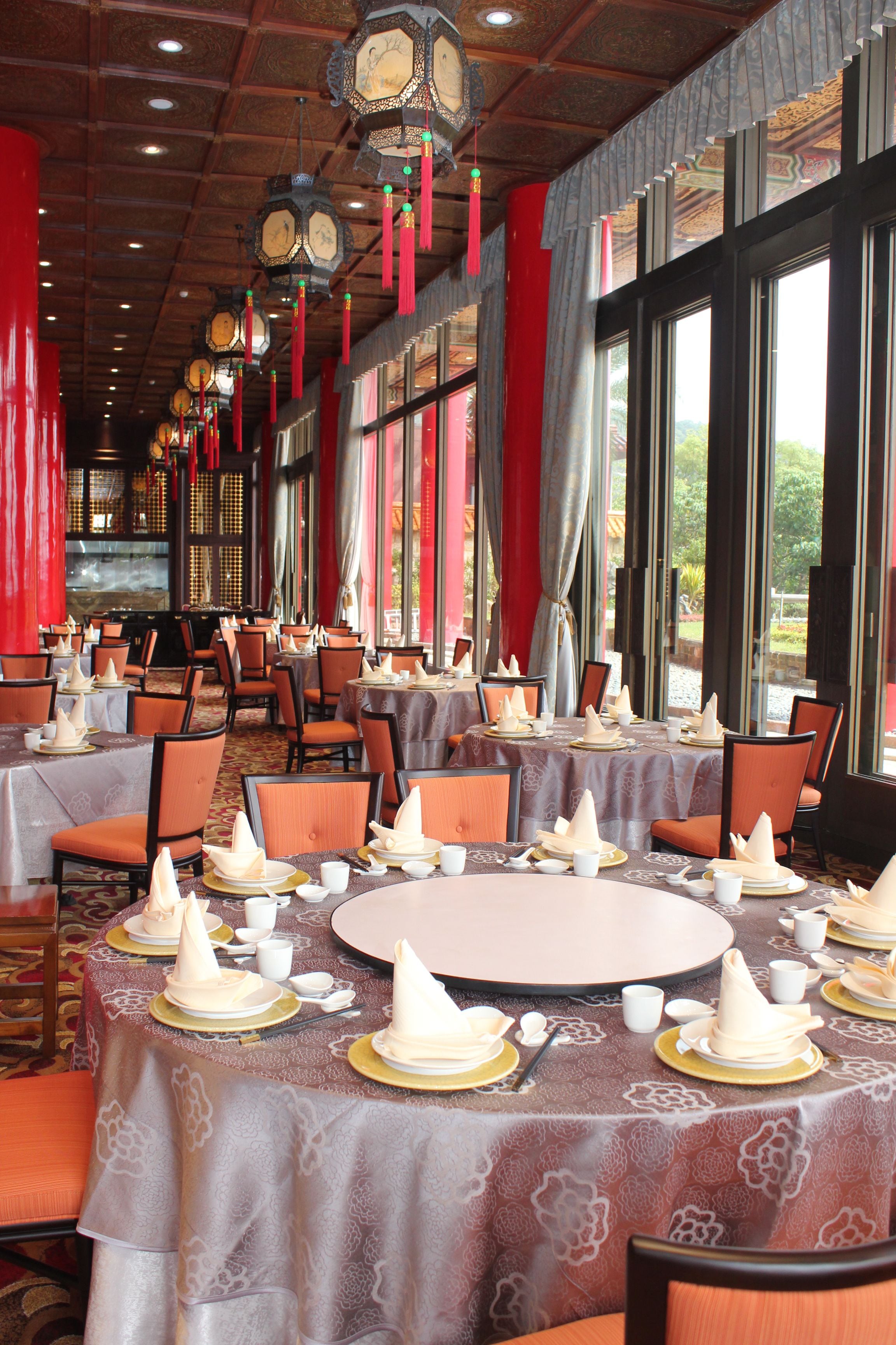 4 restaurants, breakfast, lunch, dinner served; chinese cuisine