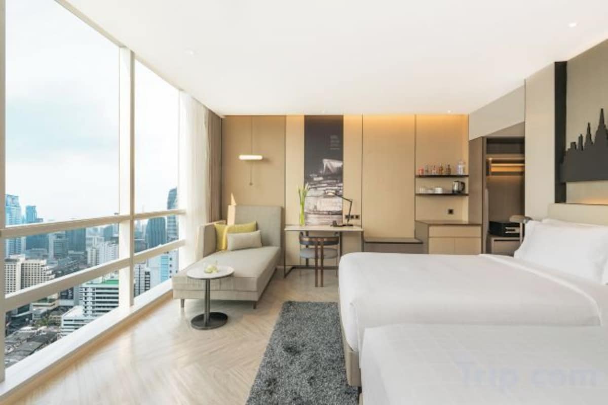 Grand Deluxe Corner Twin Room