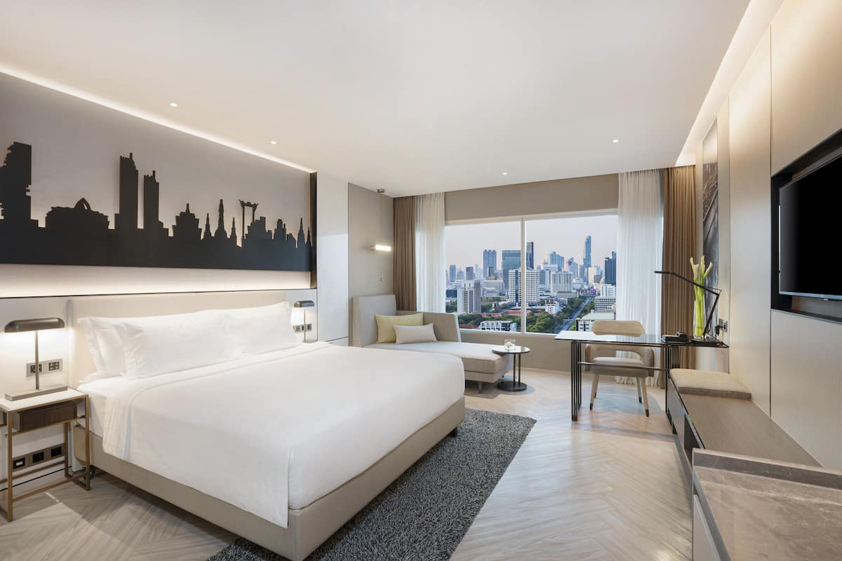 1 bedroom, premium bedding, in-room safe, desk
