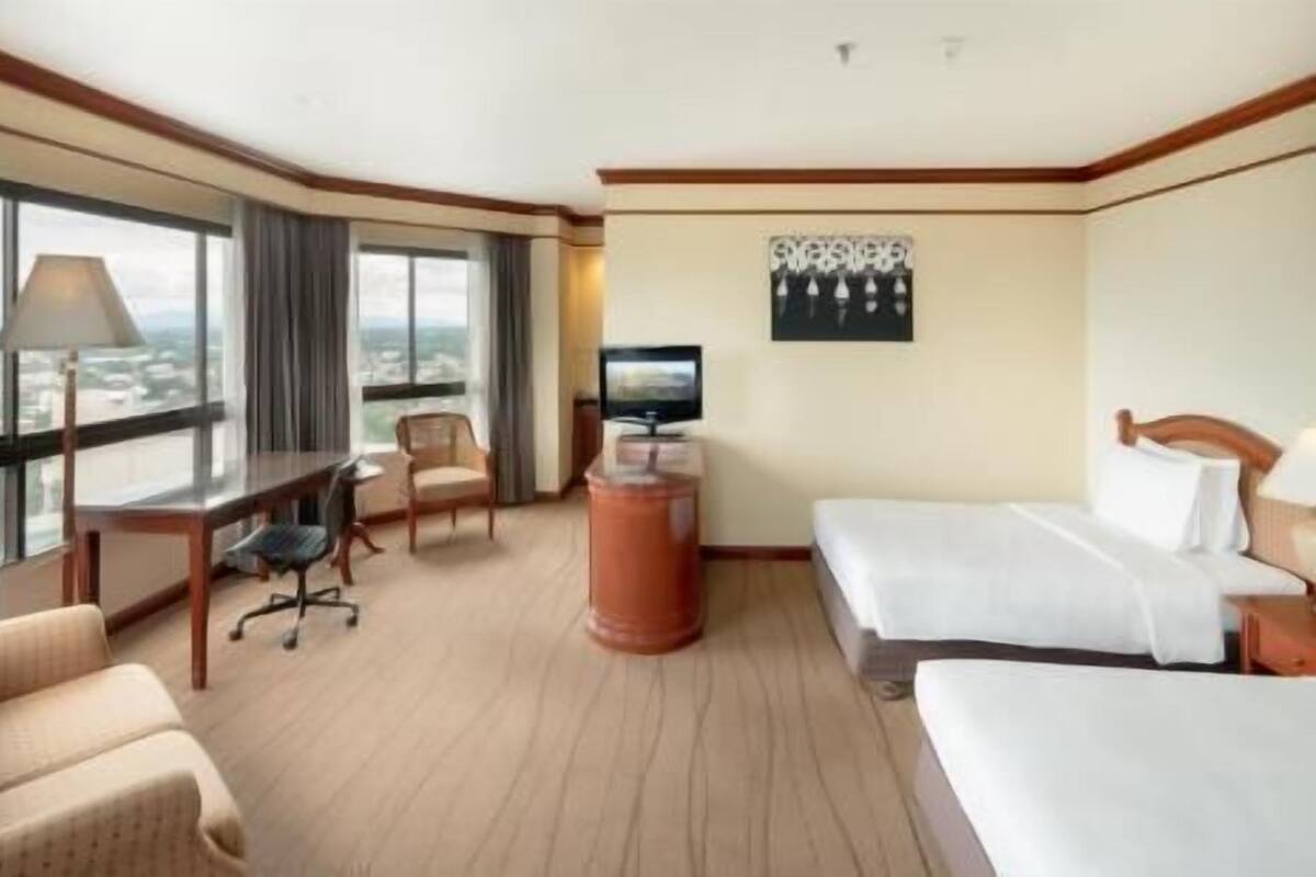 Minibar, Zimmersafe, Schreibtisch, laptopgeeigneter Arbeitsplatz