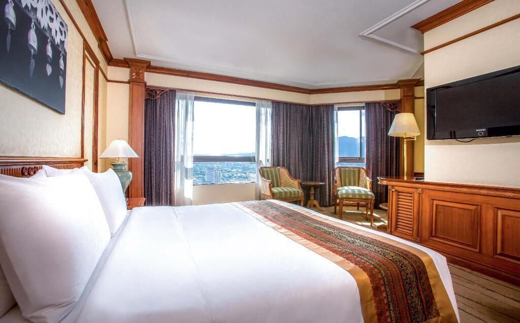 Minibar, Zimmersafe, Schreibtisch, laptopgeeigneter Arbeitsplatz