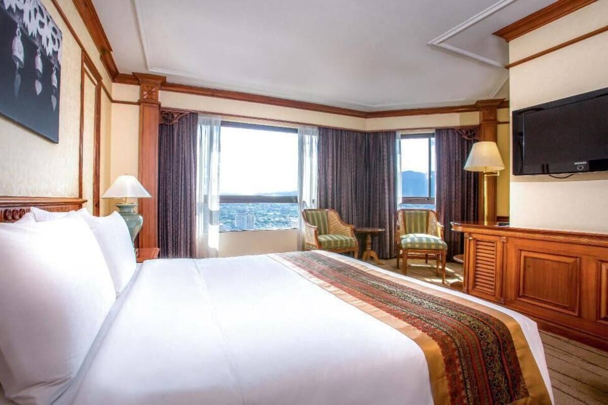 Minibar, Zimmersafe, Schreibtisch, laptopgeeigneter Arbeitsplatz