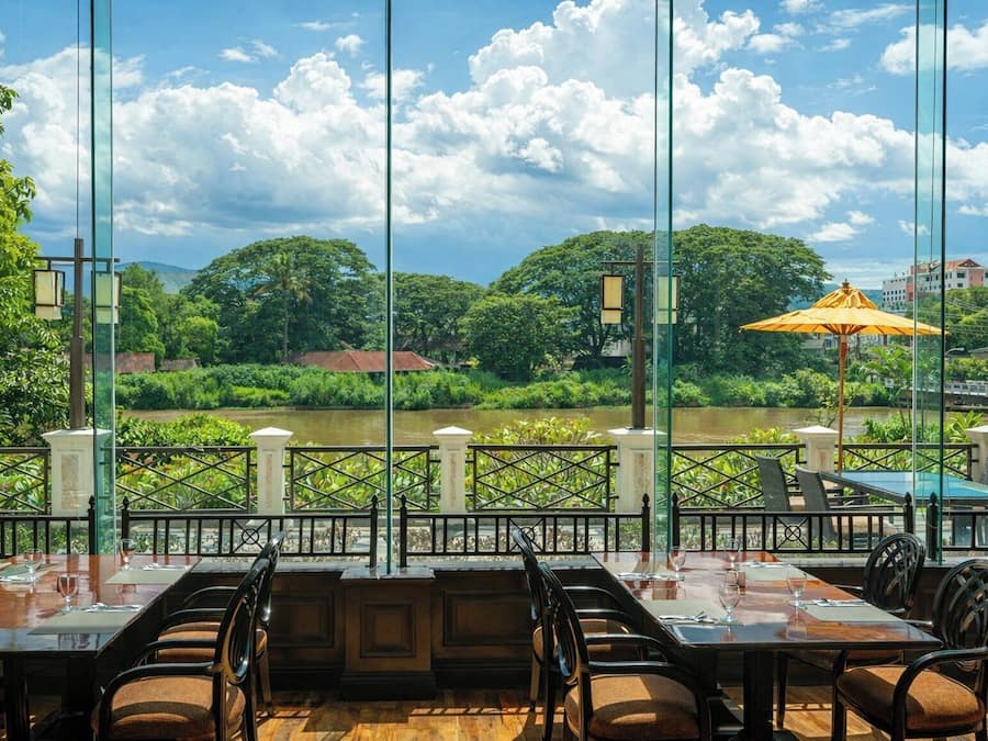 2 restaurantes: opção de café da manhã, almoço e jantar