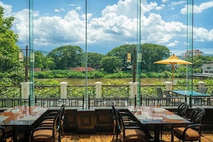 2 restaurantes: opção de café da manhã, almoço e jantar