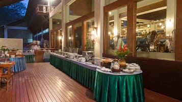 Colazione a buffet, servita tutte le mattine (250 THB a persona)