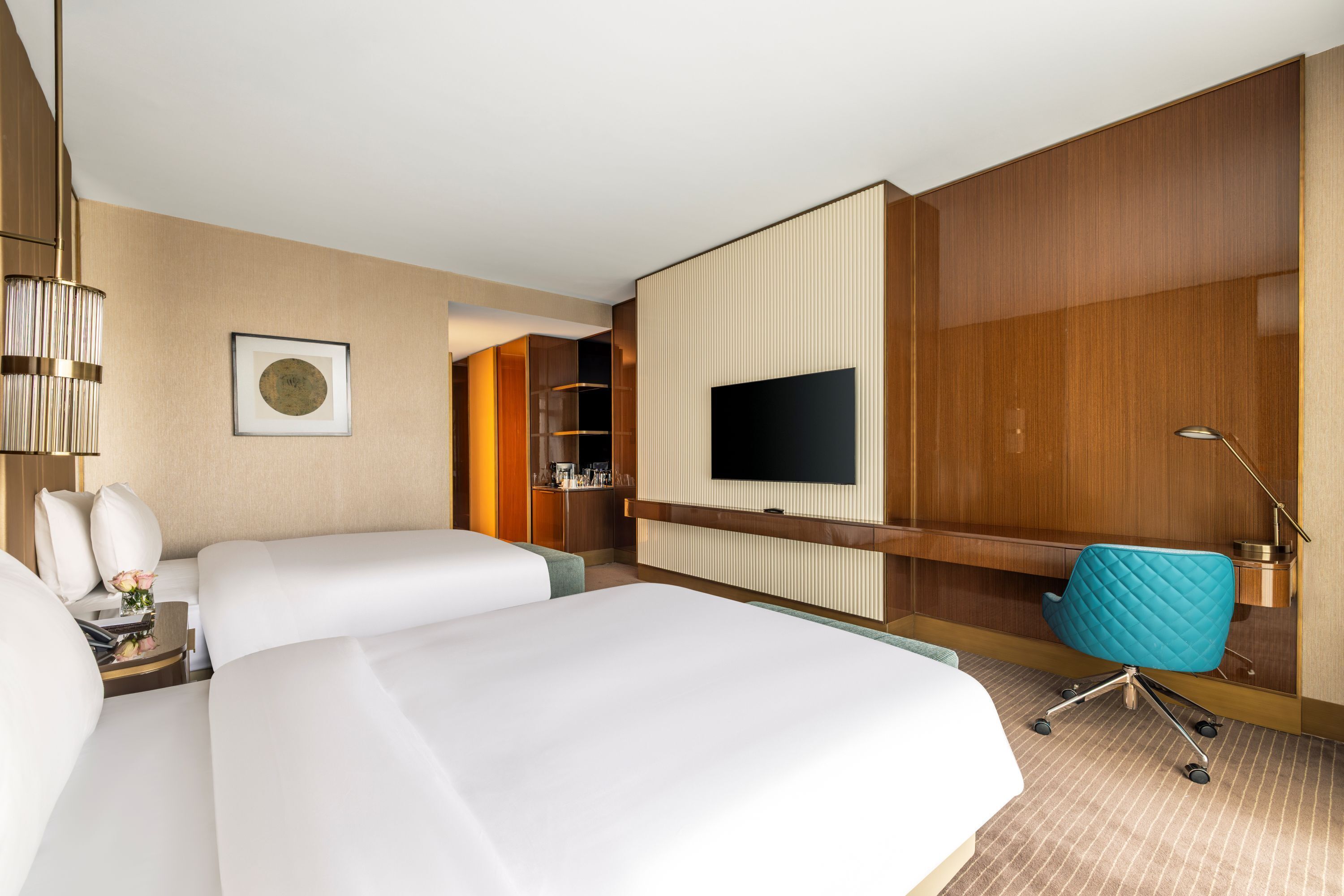 Ropa de cama de alta calidad y minibar 