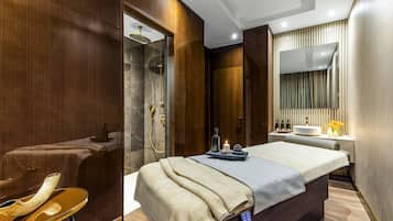 Turkish bath/hammam, 4 treatment rooms, manicures and pedicures