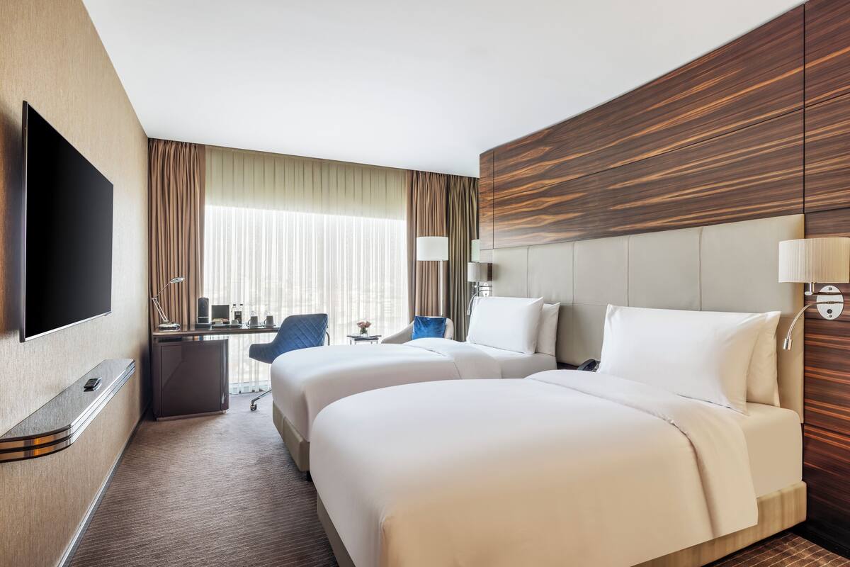 Premium bedding, minibar, in-room safe, desk