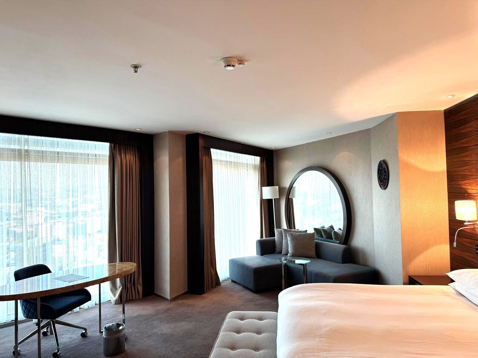 Chambre supérieure double | Literie de qualité, minibar, coffre-fort, bureau