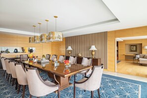 Breakfast, lunch and dinner served