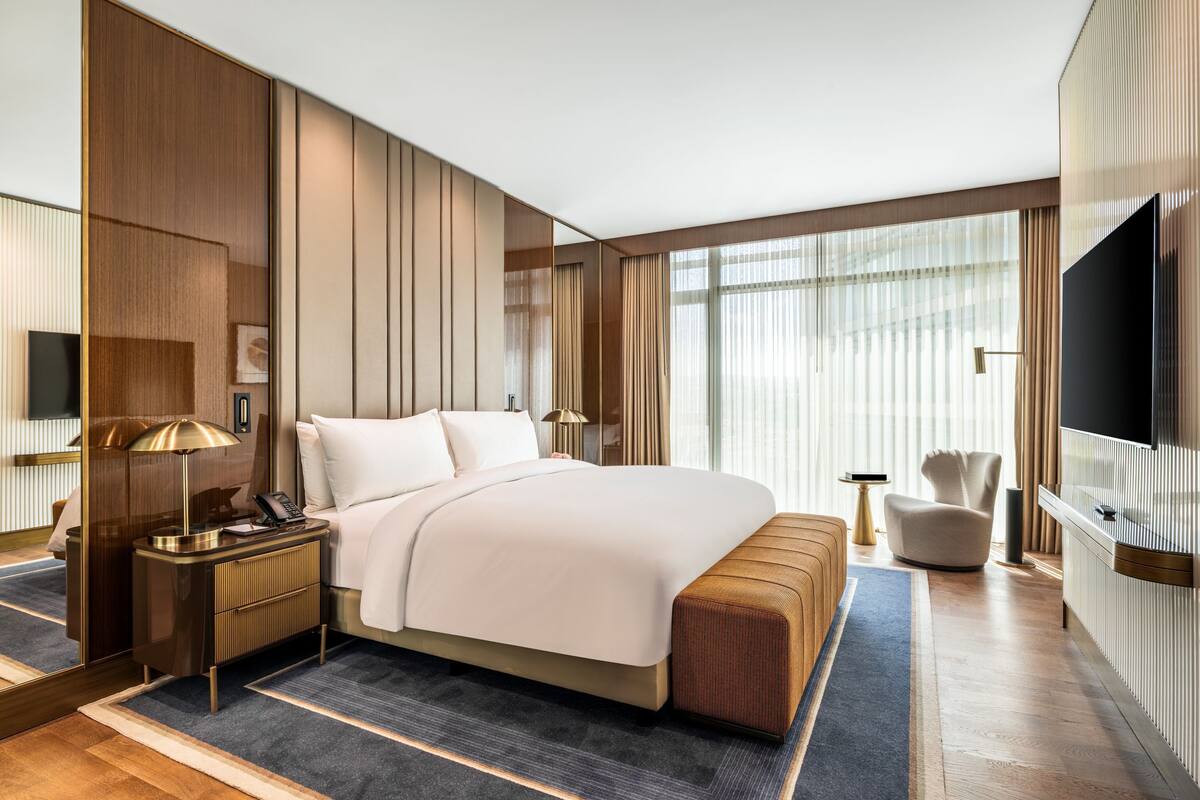 Premium bedding, minibar, in-room safe, desk