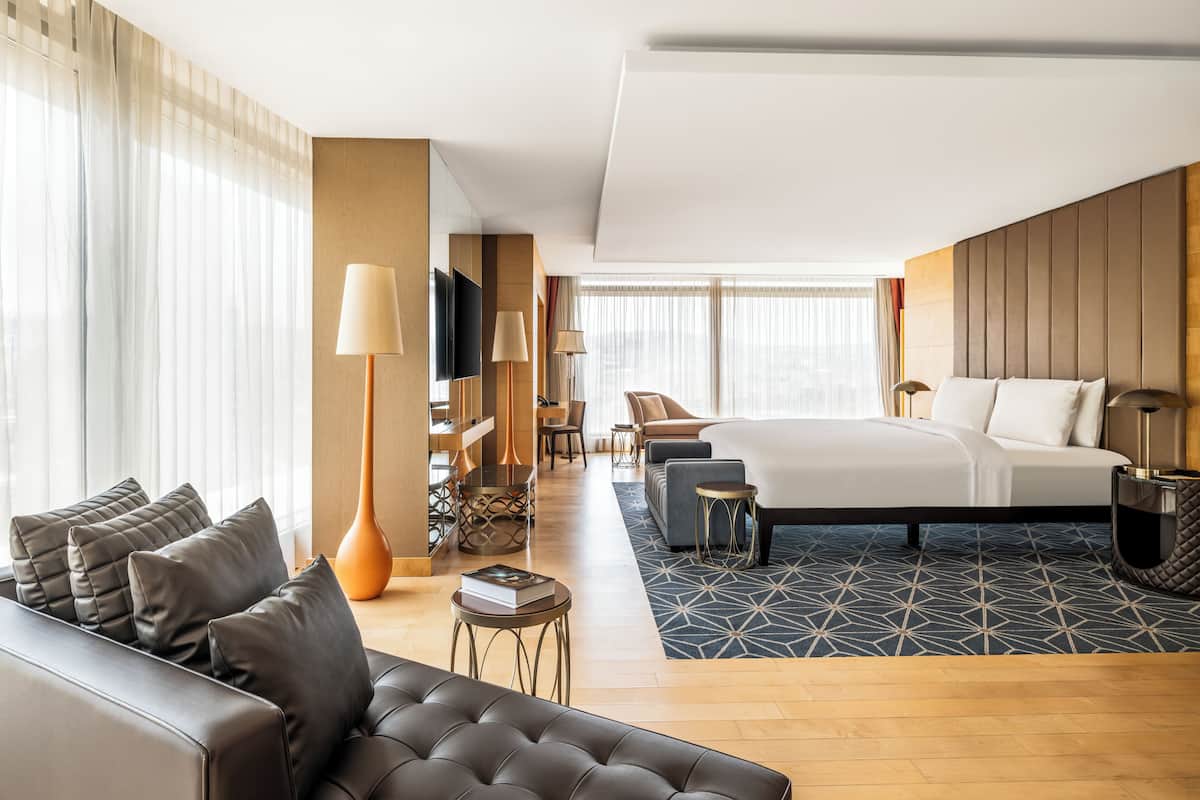 Presidential Suite | Premium bedding, minibar, in-room safe, desk