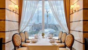 2 restaurants servant le petit déjeuner