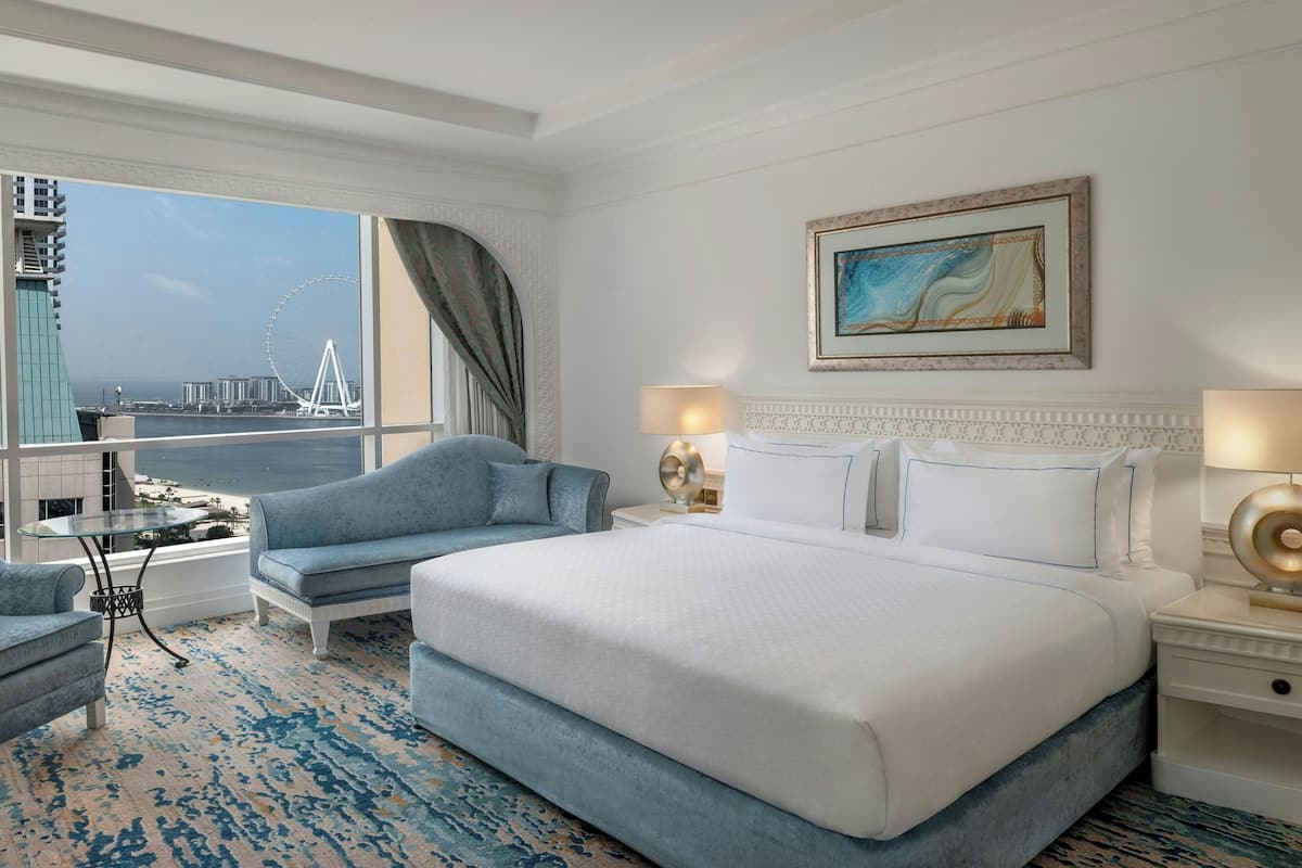 Frette Italian sheets, premium bedding, minibar, in-room safe