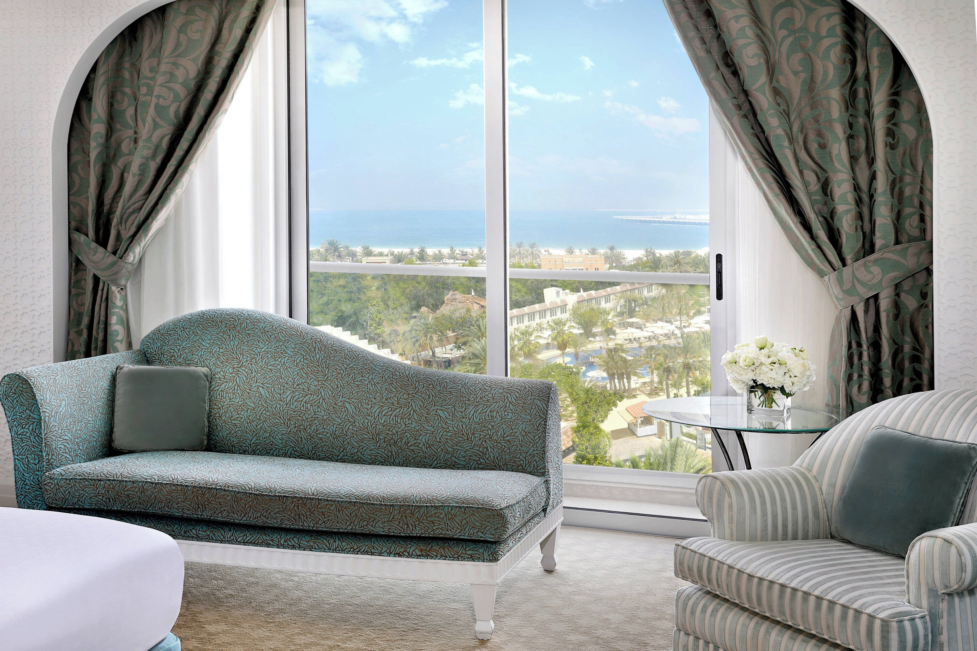 1 bedroom, frette italian sheets, premium bedding, minibar