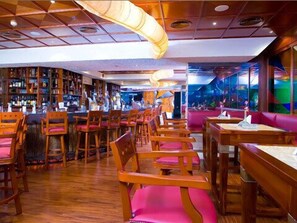 3 bars/lounges, poolside bar