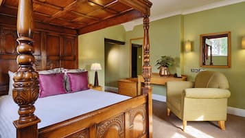 Junior Double Room | In-room safe, desk, soundproofing, iron/ironing board