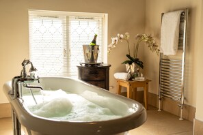 Superior Double Room | Bathroom
