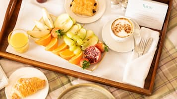 Daily continental breakfast (GBP 15 per person)