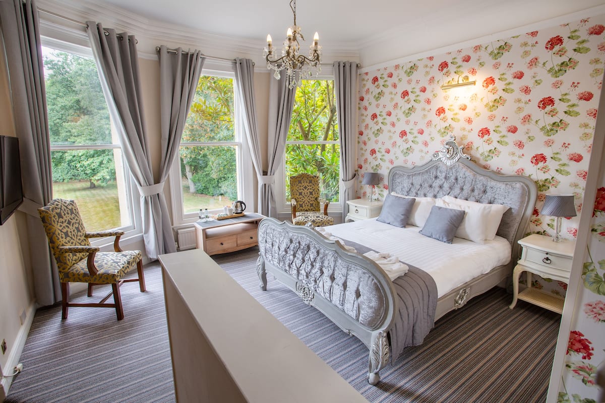 iron/ironing board, free wifi, bed sheets